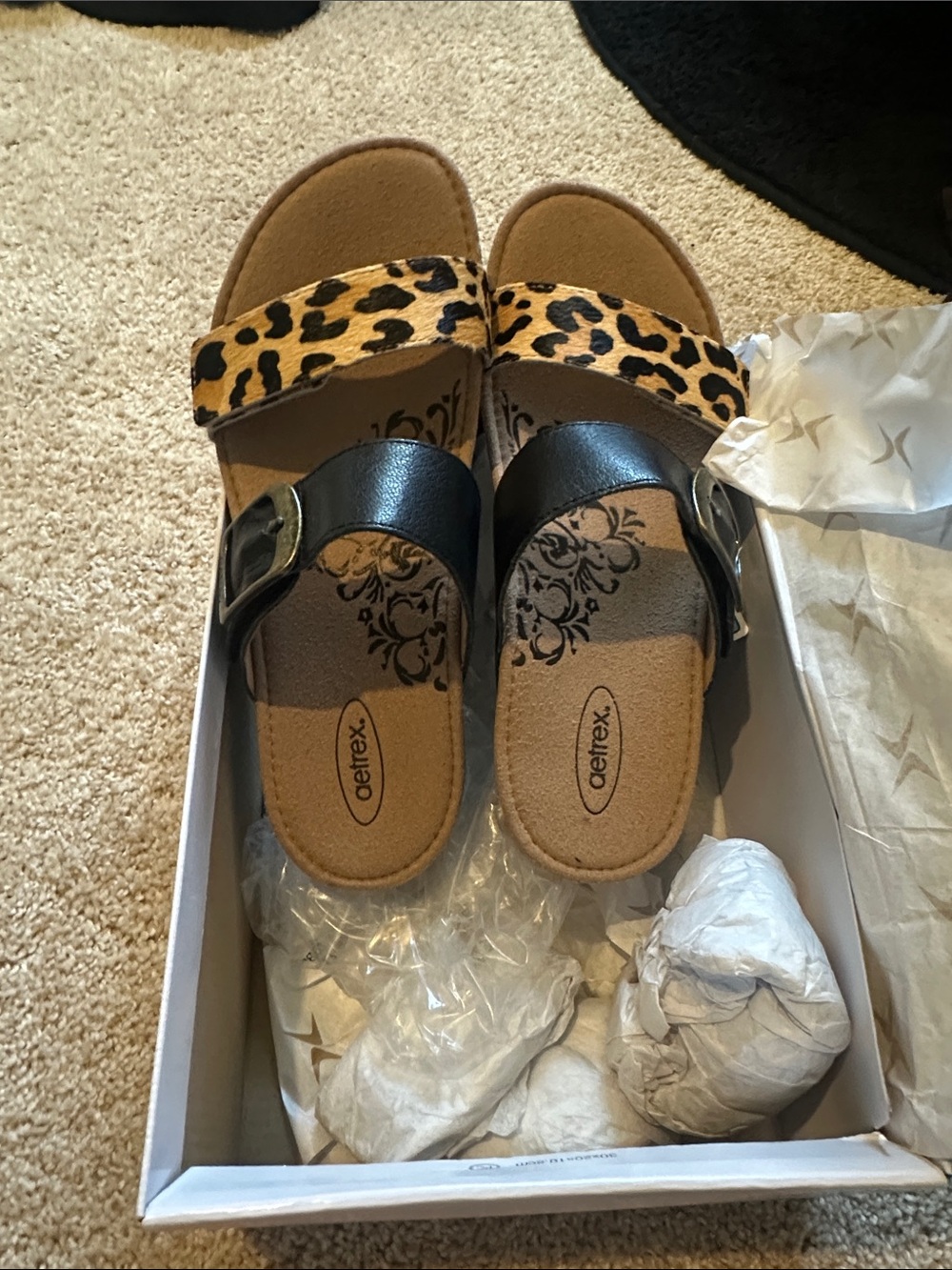 Aetrex Daisy Leopard NWT 9.5 - Picture 2 of 4